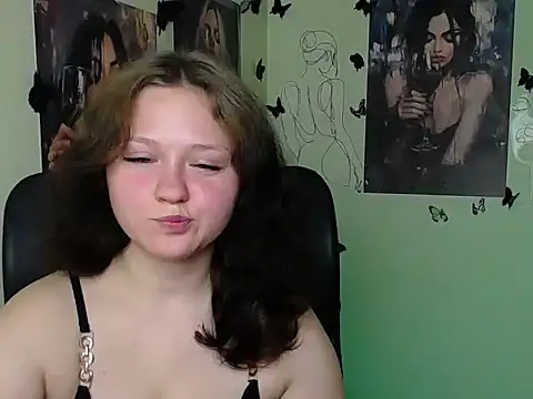 LadyAlice  online show from June 29, 2026, 6:19 am