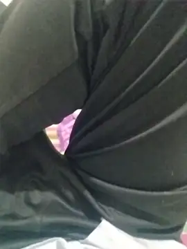 dhruve2010 online show from November 4, 2025, 4:06 pm