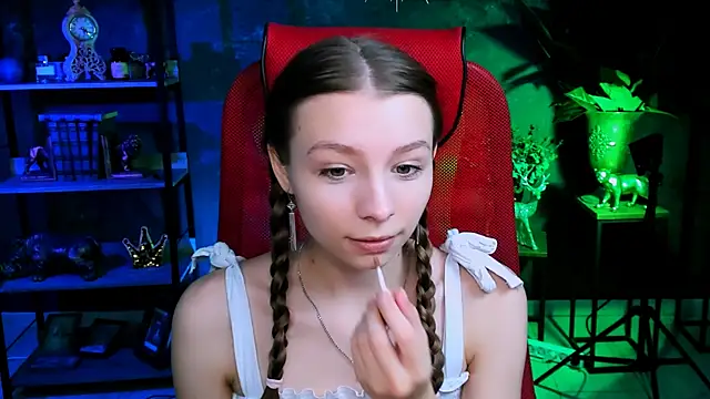 JulieDaniel online show from October 20, 2025, 8:15 am