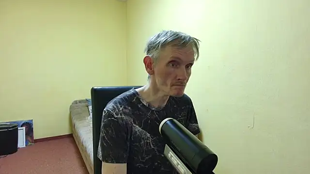 Snapshot of k74robert chatting on February 15, 2026, 3:31 pm k74robert online show from February 15, 2026, 3:31 pm