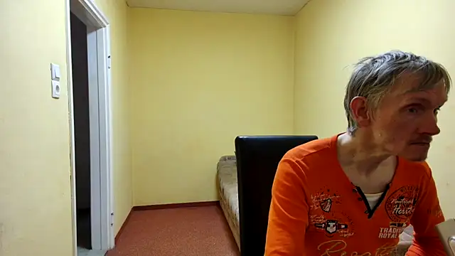 Snapshot of k74robert chatting on April 12, 2026, 1:16 pm k74robert online show from April 12, 2026, 1:16 pm