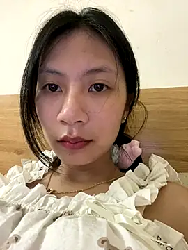 Snapshot of Lil-Gi chatting on September 15, 2025, 3:34 pm Lil-Gi online show from September 15, 2025, 3:34 pm