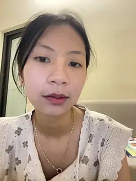 Snapshot of Lil-Gi chatting on October 5, 2025, 3:54 pm Lil-Gi online show from October 5, 2025, 3:54 pm