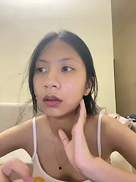 Snapshot of Lil-Gi chatting on October 16, 2025, 3:13 pm Lil-Gi online show from October 16, 2025, 3:13 pm