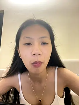 Snapshot of Lil-Gi chatting on October 21, 2025, 3:46 pm Lil-Gi online show from October 21, 2025, 3:46 pm