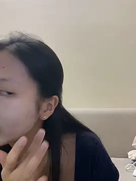 Snapshot of Lil-Gi chatting on October 23, 2025, 3:22 pm Lil-Gi online show from October 23, 2025, 3:22 pm