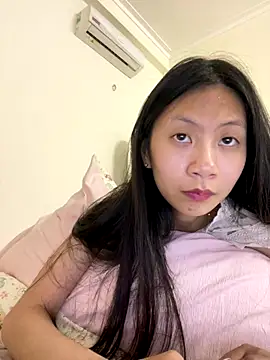 Snapshot of Lil-Gi chatting on November 11, 2025, 3:56 pm Lil-Gi online show from November 11, 2025, 3:56 pm