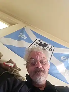 Snapshot of Fonse1860 chatting on October 15, 2025, 8:47 am Fonse1860 online show from October 15, 2025, 8:47 am