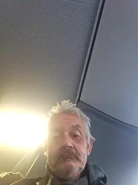 Snapshot of Fonse1860 chatting on October 22, 2025, 8:25 am Fonse1860 online show from October 22, 2025, 8:25 am