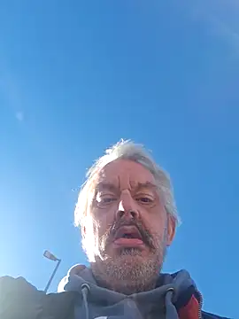 Snapshot of Fonse1860 chatting on October 29, 2025, 9:33 am Fonse1860 online show from October 29, 2025, 9:33 am