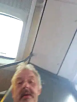 Snapshot of Fonse1860 chatting on October 31, 2025, 9:32 am Fonse1860 online show from October 31, 2025, 9:32 am