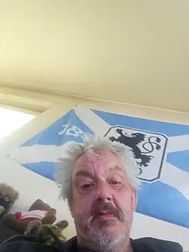 Snapshot of Fonse1860 chatting on November 3, 2025, 8:15 am Fonse1860 online show from November 3, 2025, 8:15 am