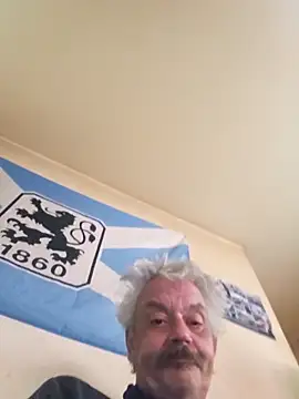 Snapshot of Fonse1860 chatting on November 11, 2025, 7:41 am Fonse1860 online show from November 11, 2025, 7:41 am