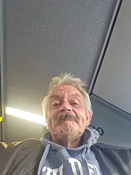 Snapshot of Fonse1860 chatting on November 13, 2025, 9:30 am Fonse1860 online show from November 13, 2025, 9:30 am