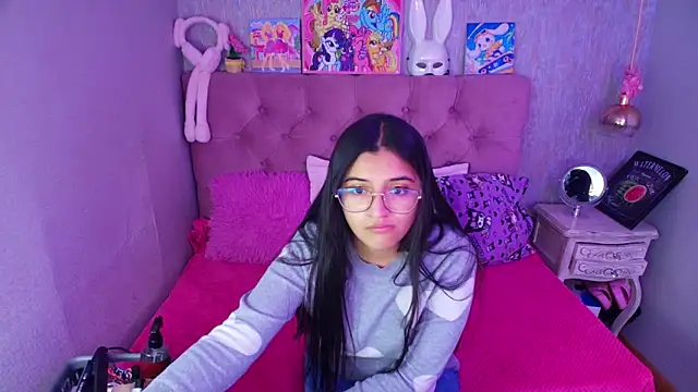 laurenelove online show from March 1, 2026, 3:52 am