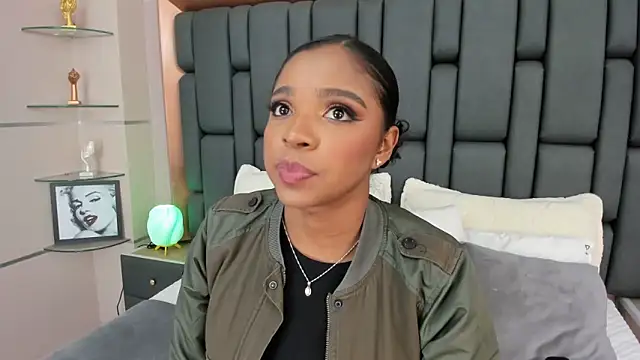 LisaMendez online show from October 16, 2025, 3:51 am