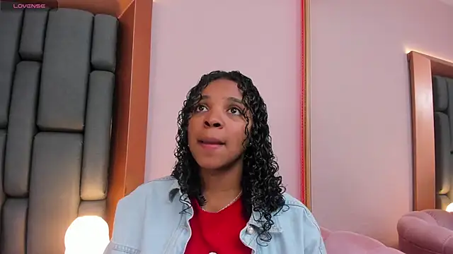 LisaMendez online show from March 25, 2026, 3:34 am