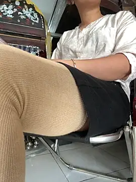 sharon-Hanna online show from October 13, 2025, 3:06 am