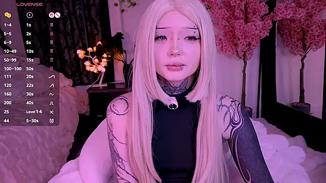 Snapshot of Lein_Bone chatting on January 18, 2026, 12:03 am Lein Bone online show from January 18, 2026, 12:03 am