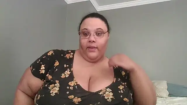 SexyBBW10790 online show from April 5, 2026, 2:47 pm