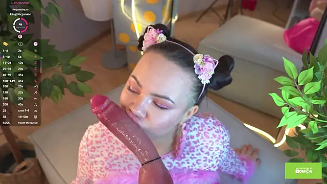 bllowwoww online show from October 30, 2025, 8:27 am