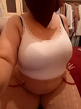 mayakhalyfaa online show from October 13, 2025, 7:36 pm