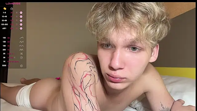 walter cute online show from April 12, 2026, 6:13 pm