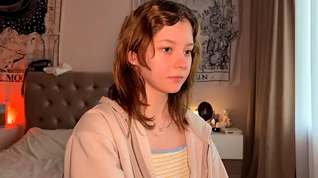 IrisPurrphy online show from November 1, 2025, 1:35 pm