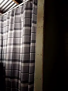 ShawnandDani7074 online show from January 14, 2026, 6:46 pm