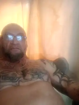 ShawnandDani7074 online show from March 8, 2026, 4:00 pm