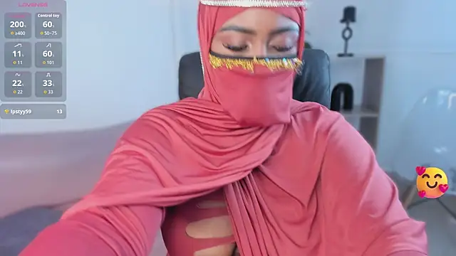 Snapshot of yasmin_elite chatting on October 14, 2025, 9:43 am yasmin elite online show from October 14, 2025, 9:43 am