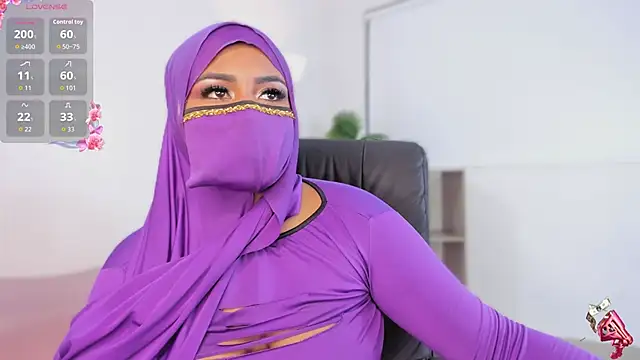 Snapshot of yasmin_elite chatting on November 11, 2025, 10:15 am yasmin elite online show from November 11, 2025, 10:15 am