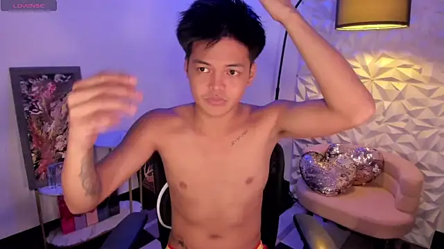 asianhugescott online show from February 16, 2026, 11:06 am