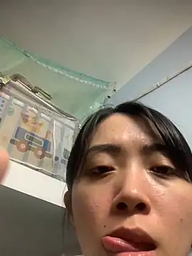 Snapshot of Minee1202 chatting on October 7, 2025, 4:37 pm Minee1202 online show from October 7, 2025, 4:37 pm