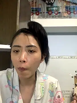 Snapshot of Minee1202 chatting on October 8, 2025, 7:17 am Minee1202 online show from October 8, 2025, 7:17 am