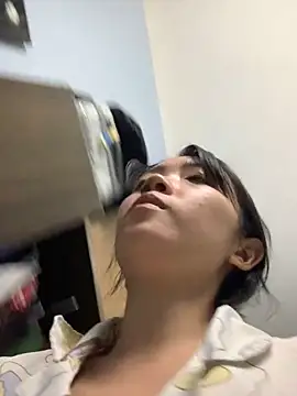 Snapshot of Minee1202 chatting on October 10, 2025, 8:13 am Minee1202 online show from October 10, 2025, 8:13 am