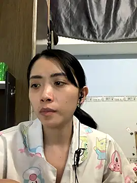 Snapshot of Minee1202 chatting on October 21, 2025, 8:26 am Minee1202 online show from October 21, 2025, 8:26 am