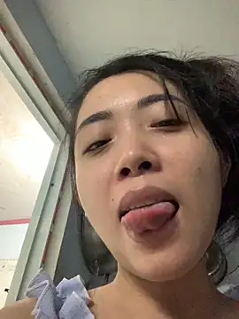 Snapshot of Minee1202 chatting on October 29, 2025, 6:26 am Minee1202 online show from October 29, 2025, 6:26 am