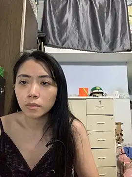 Snapshot of Minee1202 chatting on November 5, 2025, 12:32 am Minee1202 online show from November 5, 2025, 12:32 am