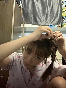 Snapshot of Minee1202 chatting on February 6, 2026, 12:59 am Minee1202 online show from February 6, 2026, 12:59 am