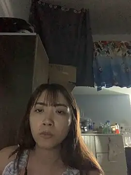 Snapshot of Minee1202 chatting on February 24, 2026, 6:11 am Minee1202 online show from February 24, 2026, 6:11 am