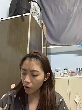 Snapshot of Minee1202 chatting on March 16, 2026, 6:28 am Minee1202 online show from March 16, 2026, 6:28 am