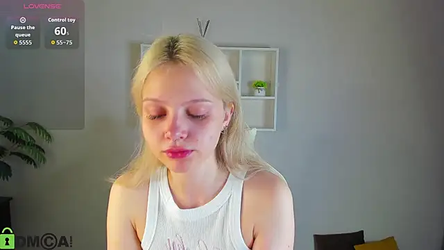 Snapshot of Allice_Cox chatting on September 25, 2025, 12:25 am Allice Cox online show from September 25, 2025, 12:25 am