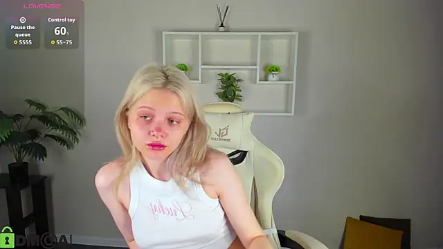 Snapshot of Allice_Cox chatting on October 3, 2025, 1:13 am Allice Cox online show from October 3, 2025, 1:13 am