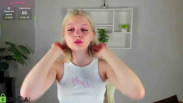 Snapshot of Allice_Cox chatting on October 7, 2025, 12:52 am Allice Cox online show from October 7, 2025, 12:52 am