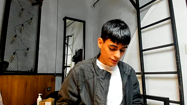 Dani mc1 online show from October 21, 2025, 11:33 am