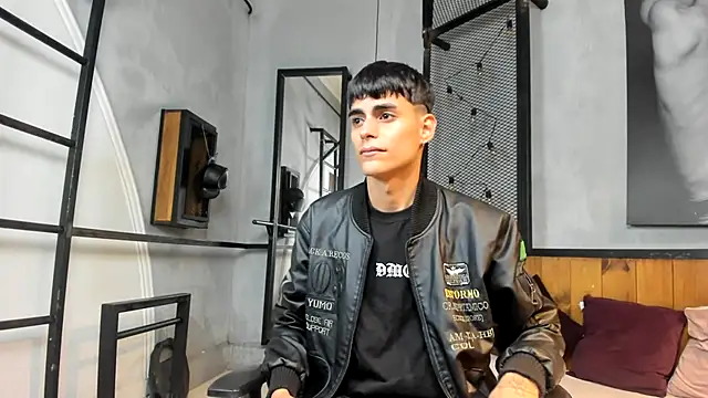 Dani mc1 online show from November 7, 2025, 11:43 am