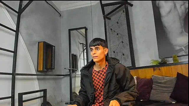 Dani mc1 online show from November 18, 2025, 11:36 am