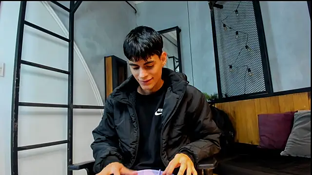 Dani mc1 online show from November 28, 2025, 11:46 am