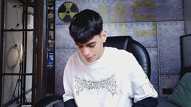 Dani mc1 online show from January 11, 2026, 7:41 pm